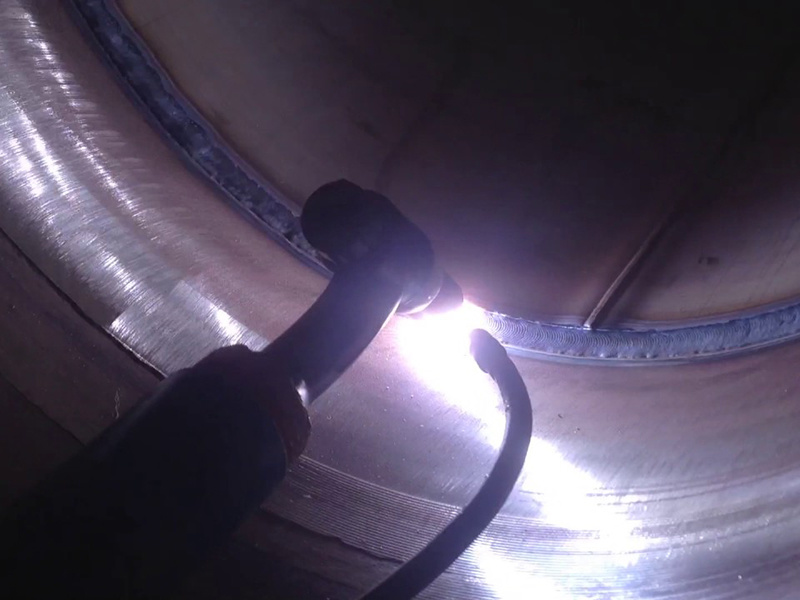 Overlay welded pipe fitting